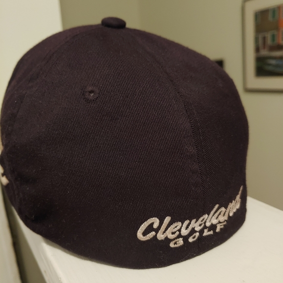 Cleveland Golf Men's stretchable Black Hat - Picture 7 of 8